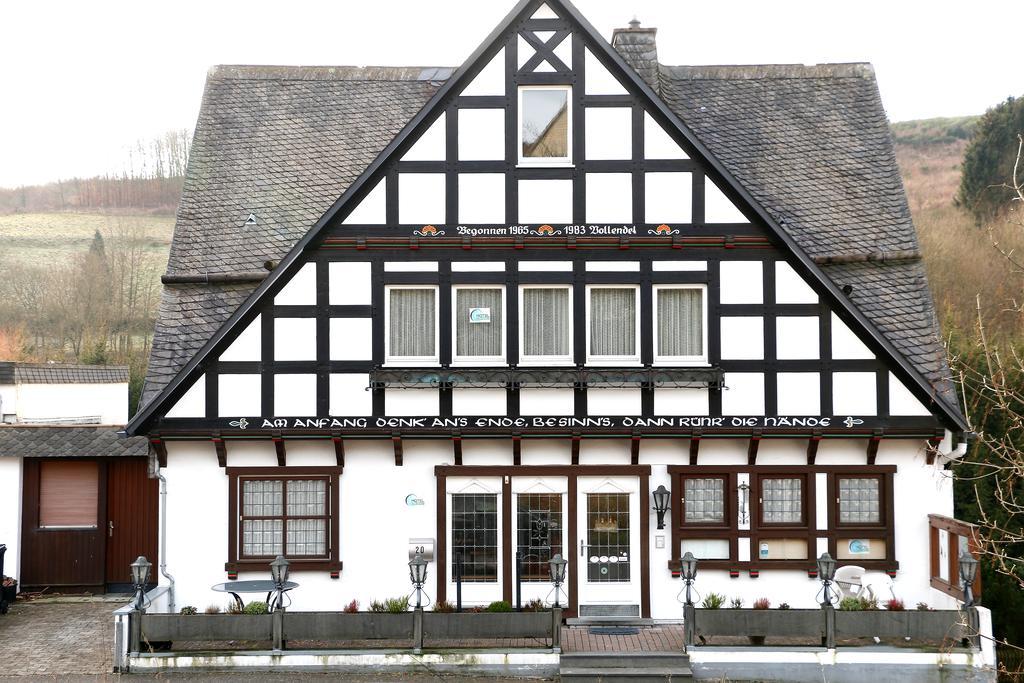 Hotel Die Welt Schmallenberg Bagian luar foto